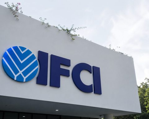 IFCI Shares Surge 20% on NSE IPO Talk, Hit 52-Week High