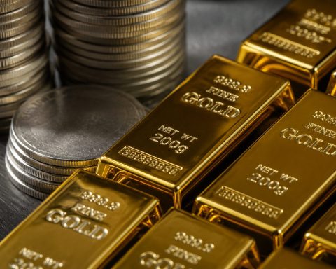 Gold Drops in Chennai After ₹1,680 Jump, Silver Eases From ₹2.80 Lakh