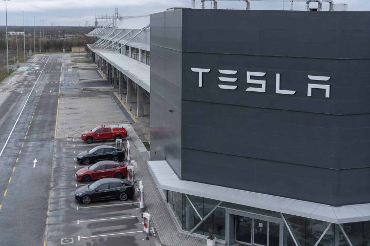 Tesla Slides Even as Goldman Sees Brighter Q2 Deliveries